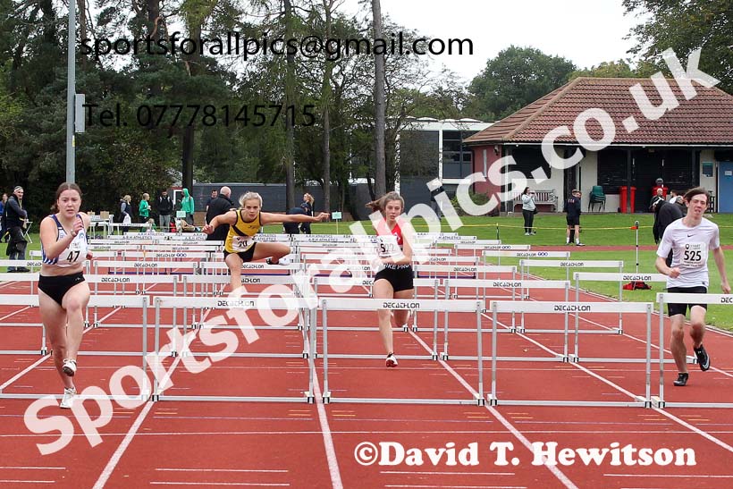 Hurdles, NECAA Open Meeting, Morpeth, Sunday, September 27th. David T. Hewitson/Sports for All Pics